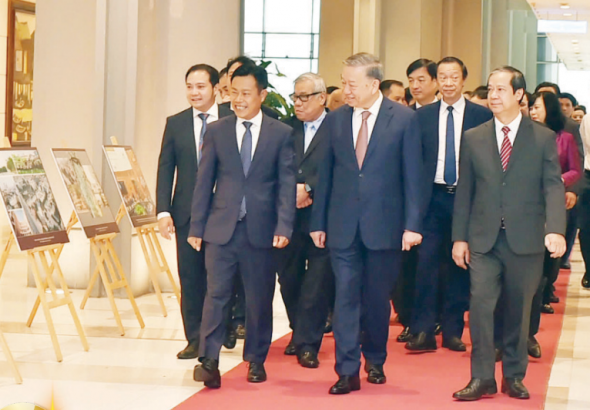 tbt-to-lam-gd-le-quan-vnu-18-11-2024